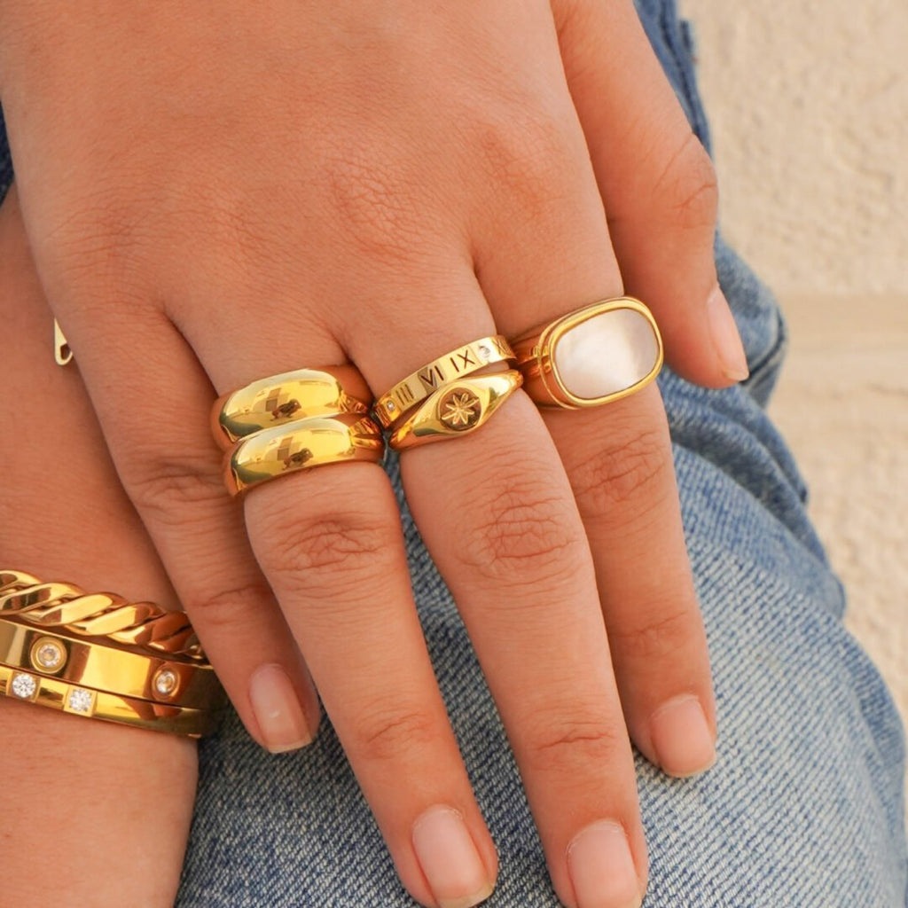 Duo Thick Ring — double band ring worn on the finger