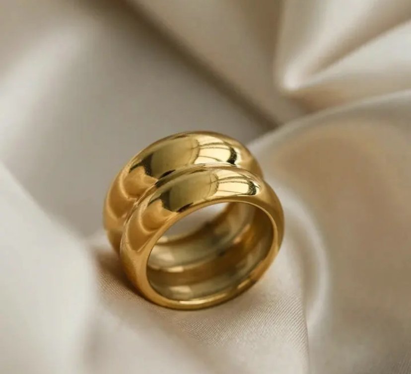 Duo Thick Ring — double thick band ring in 18k gold-plated stainless steel, front view