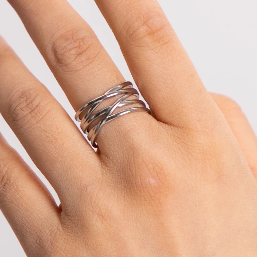 Lottie Ring Silver — silver band worn on the finger