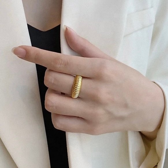 Stripe Ring — close-up of striped band texture