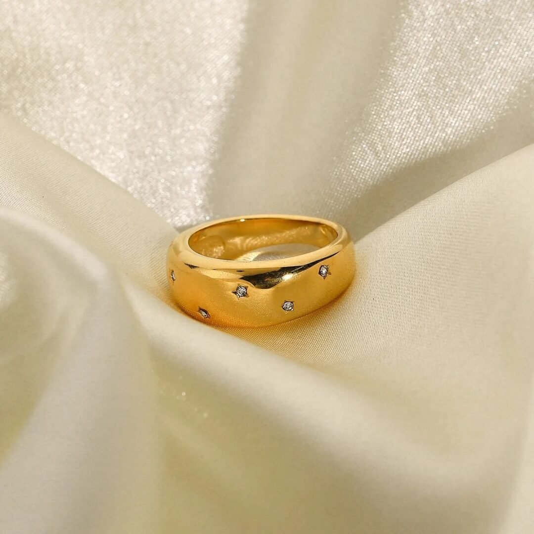 Starry Ring — close-up of zircon stars on the band