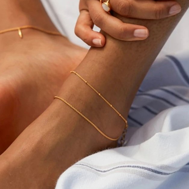 Simple Anklet — gold-plated anklet, flat lay