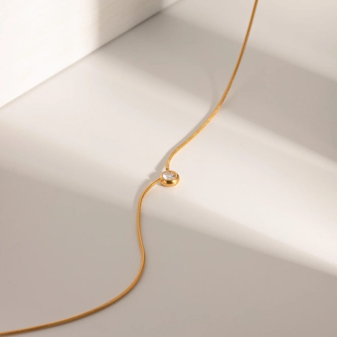 Astra Gem — close-up of raised zircon mount