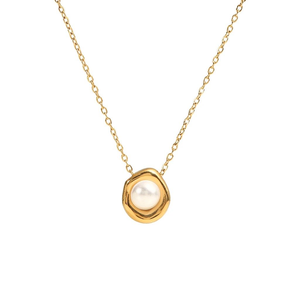 Ophelia Pearl — imitation pearl pendant necklace in 18k gold plating, front view