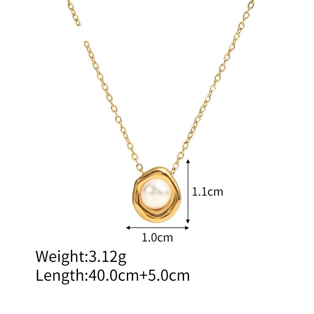 Ophelia Pearl — close-up of pearl on gold-plated chain