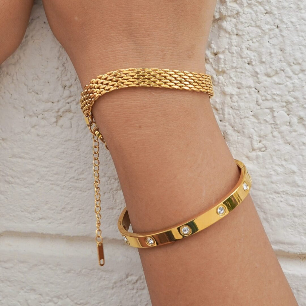 Basic Cuff — close-up of zircon line on cuff face