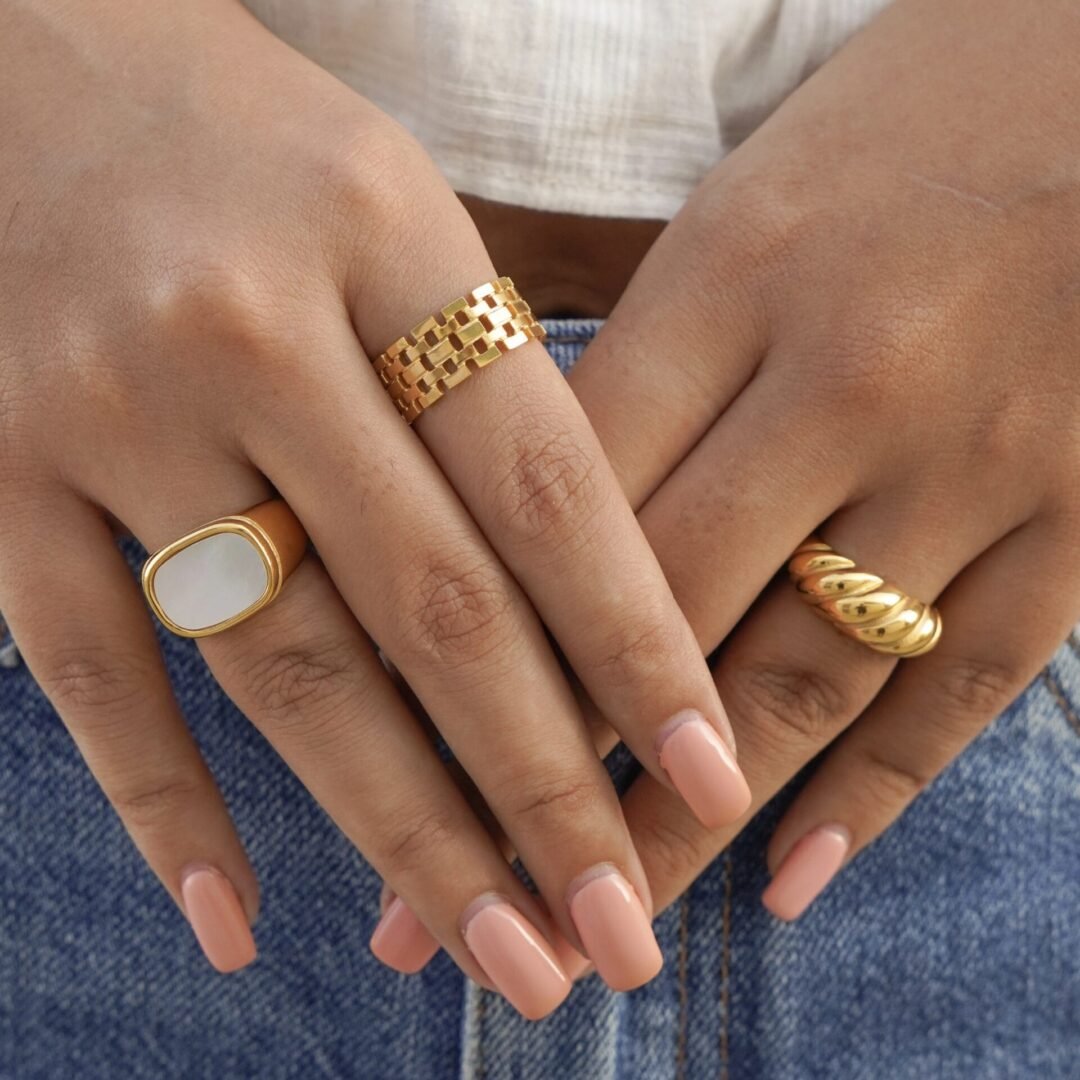 Webster Ring — close-up of interlaced band texture