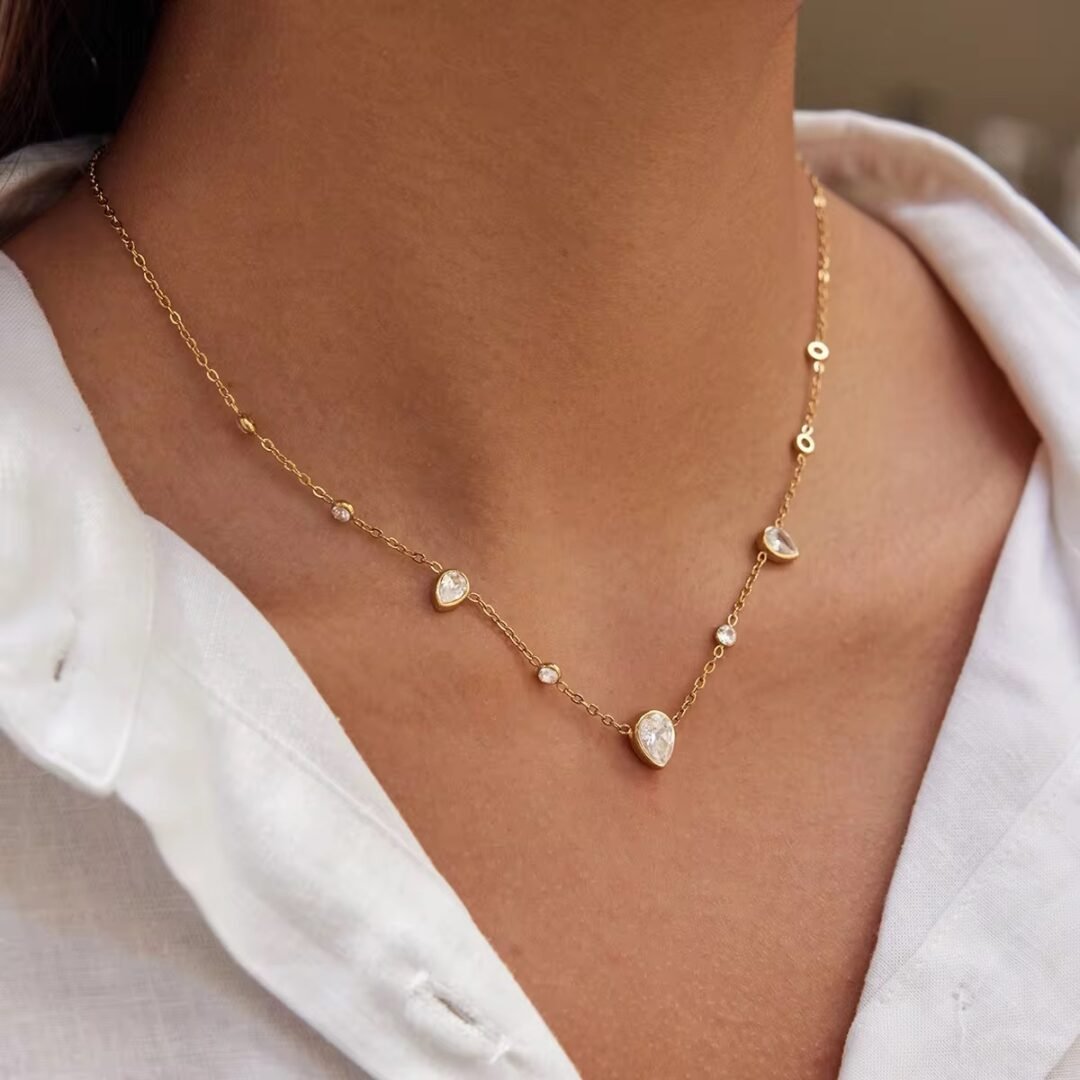 Her Majesty — close-up of zircon settings