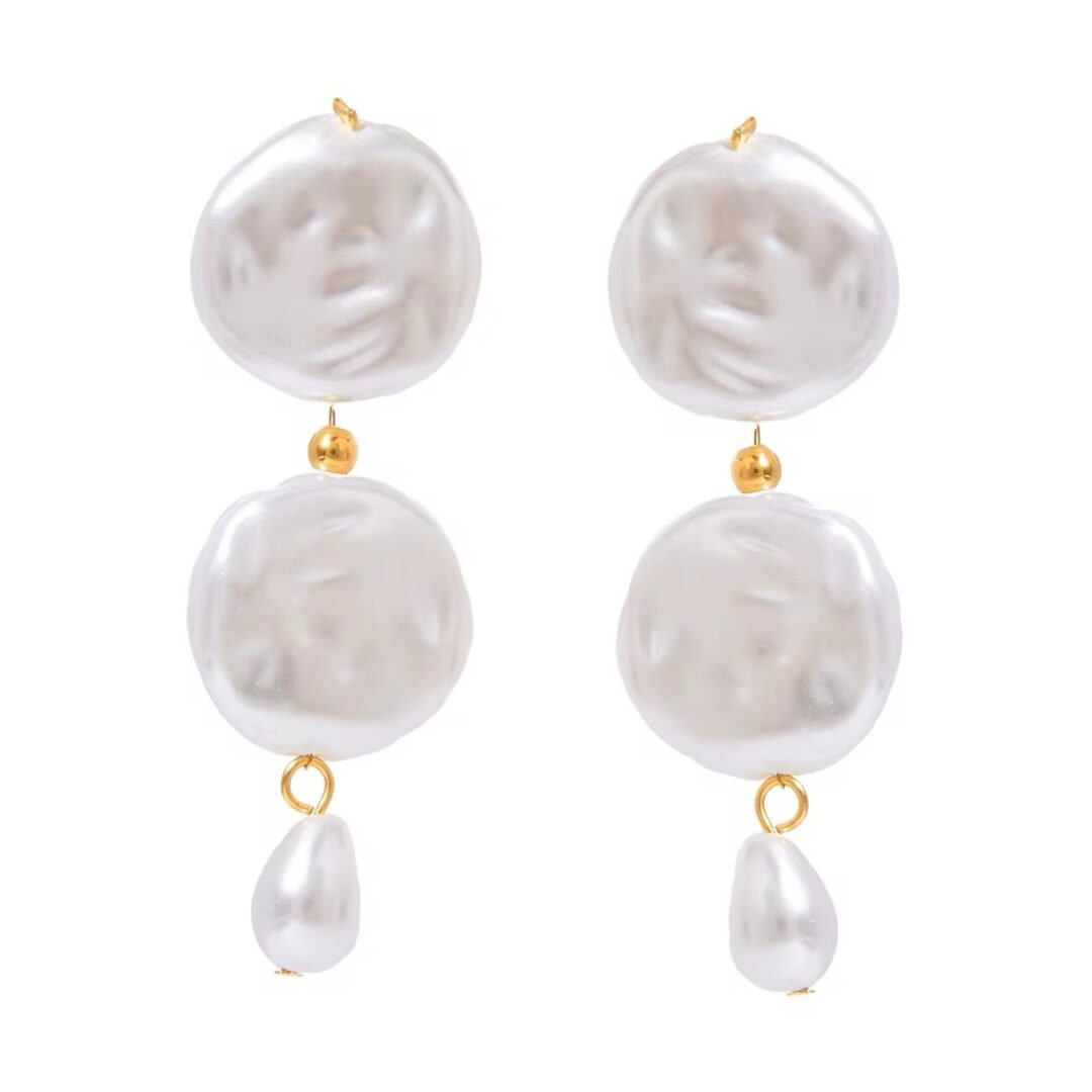 Lumi Pearl — imitation pearl earrings in 18k gold-plated stainless steel, front view