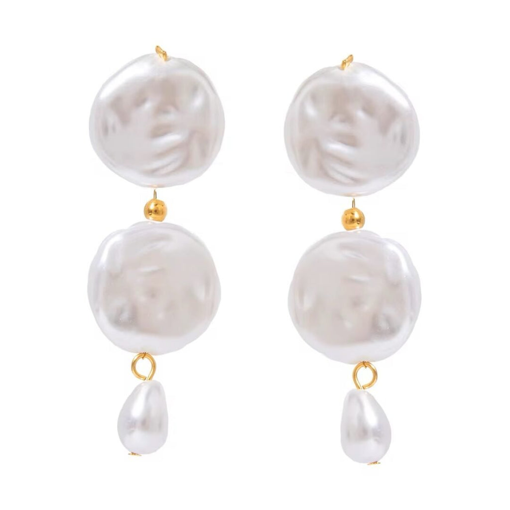 Pearl Essence — imitation pearl and gold earrings in 18k gold-plated stainless steel, front view
