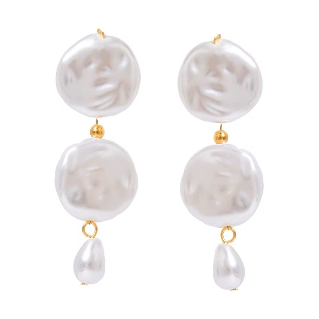 Pearl Essence — imitation pearl and gold earrings in 18k gold-plated stainless steel, front view