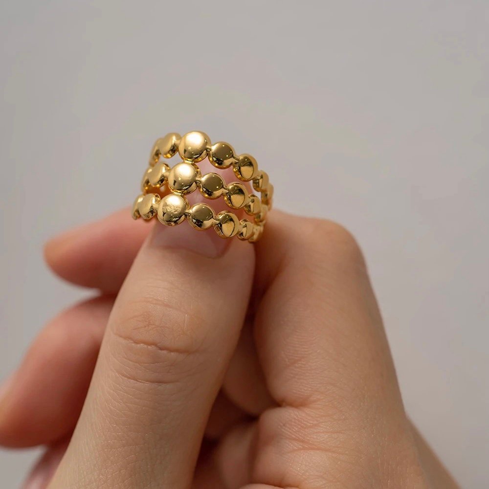 Trio Ring — adjustable band, side view