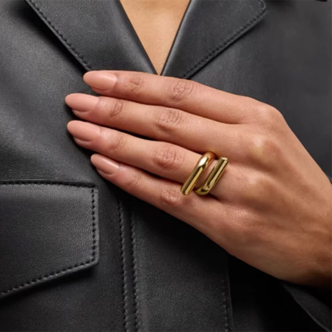 The Zee Ring — zigzag zircon ring worn on the finger