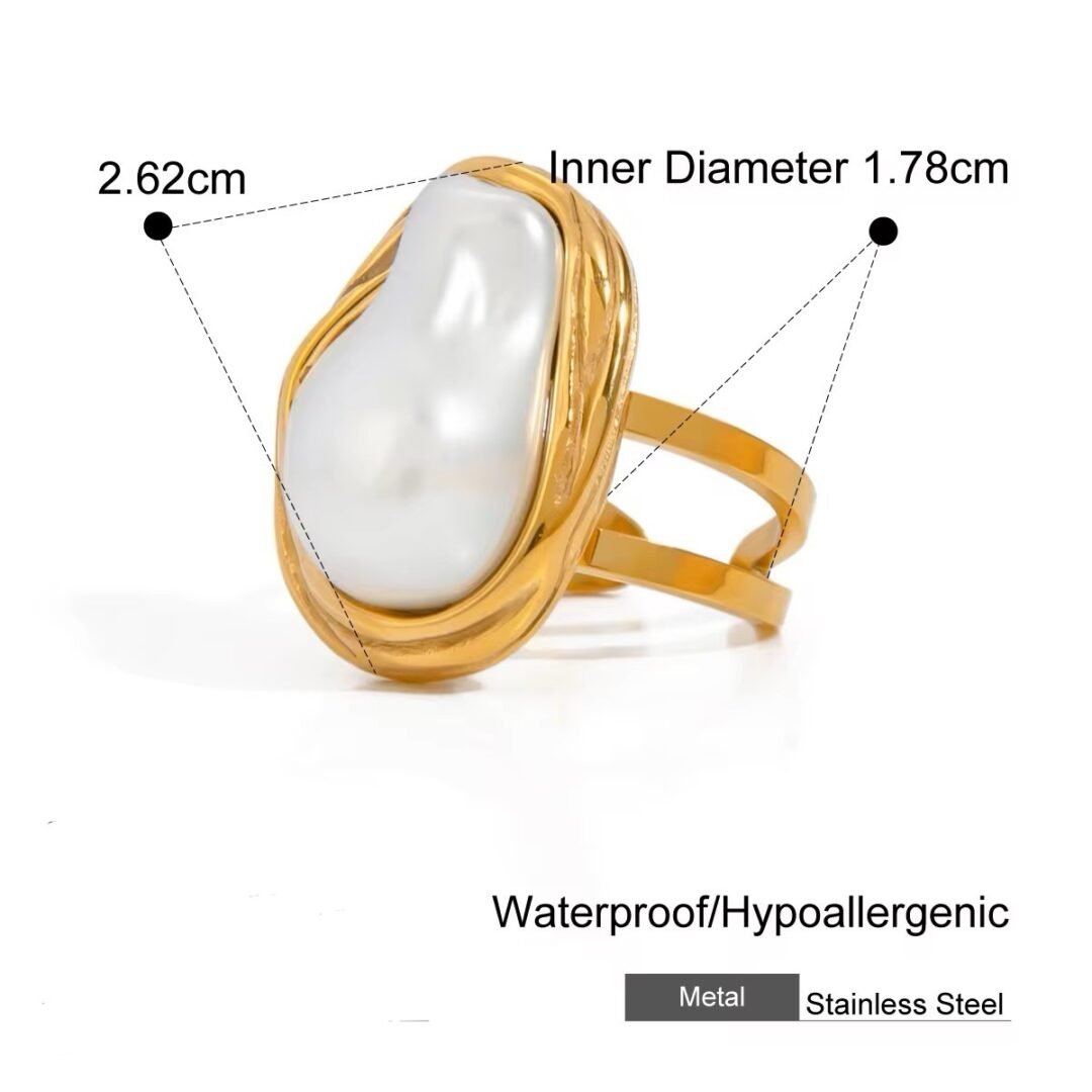 Jumbo Pearl Ring — close-up of the oversized pearl