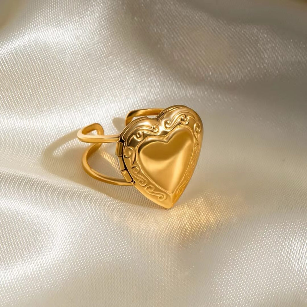 Texture Heart Picture Ring — close-up of the textured heart face