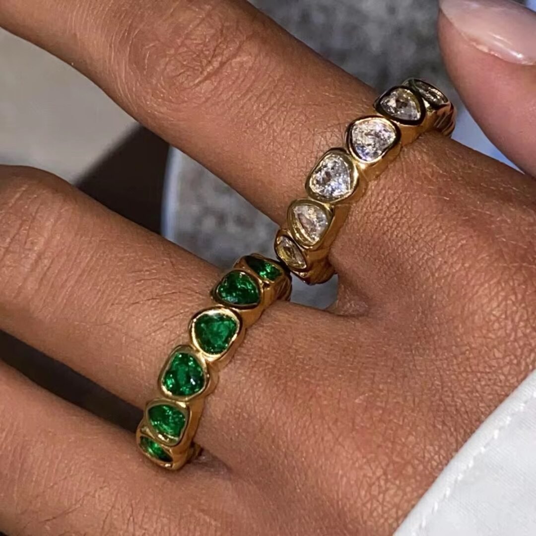 Queen Ring — crown ring worn on the finger