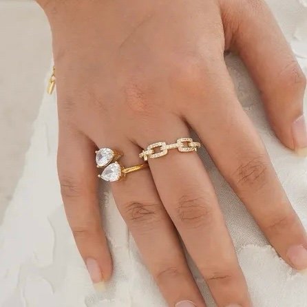Two Souls Ring White — close-up of the two angled zircon stones