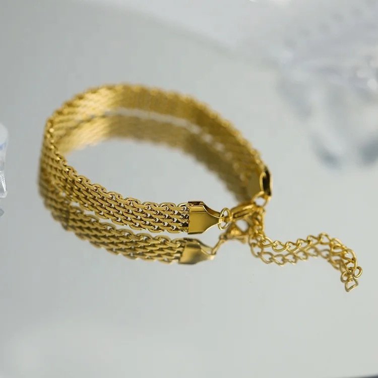 Grace Bracelet — close-up of flat chain links