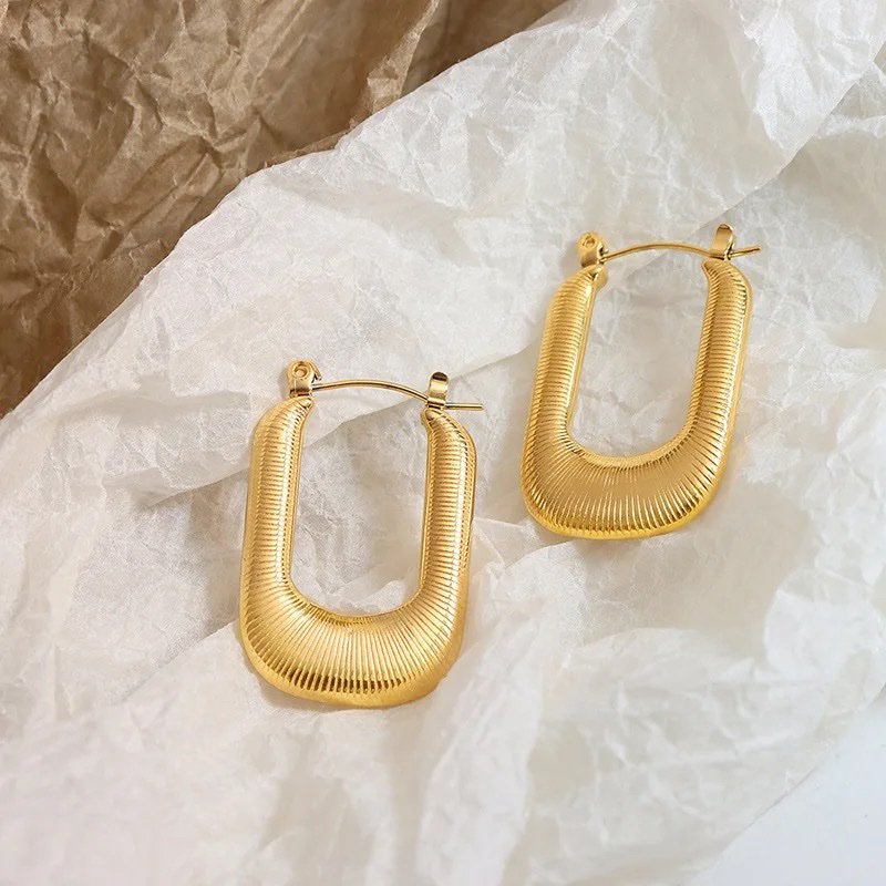Vivian U Hoops — close-up of flat-bottomed hoop profile