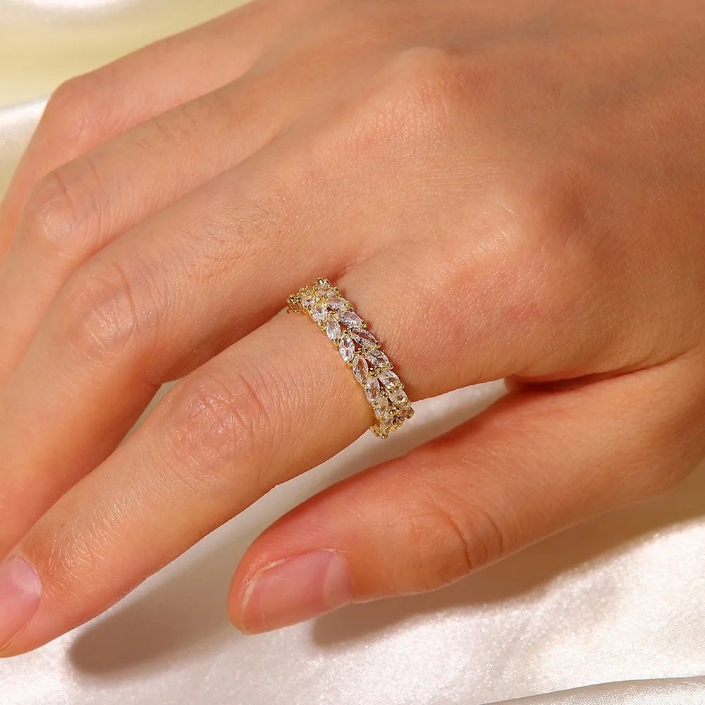 Vine Ring — gold-plated zircon vine ring worn on the finger